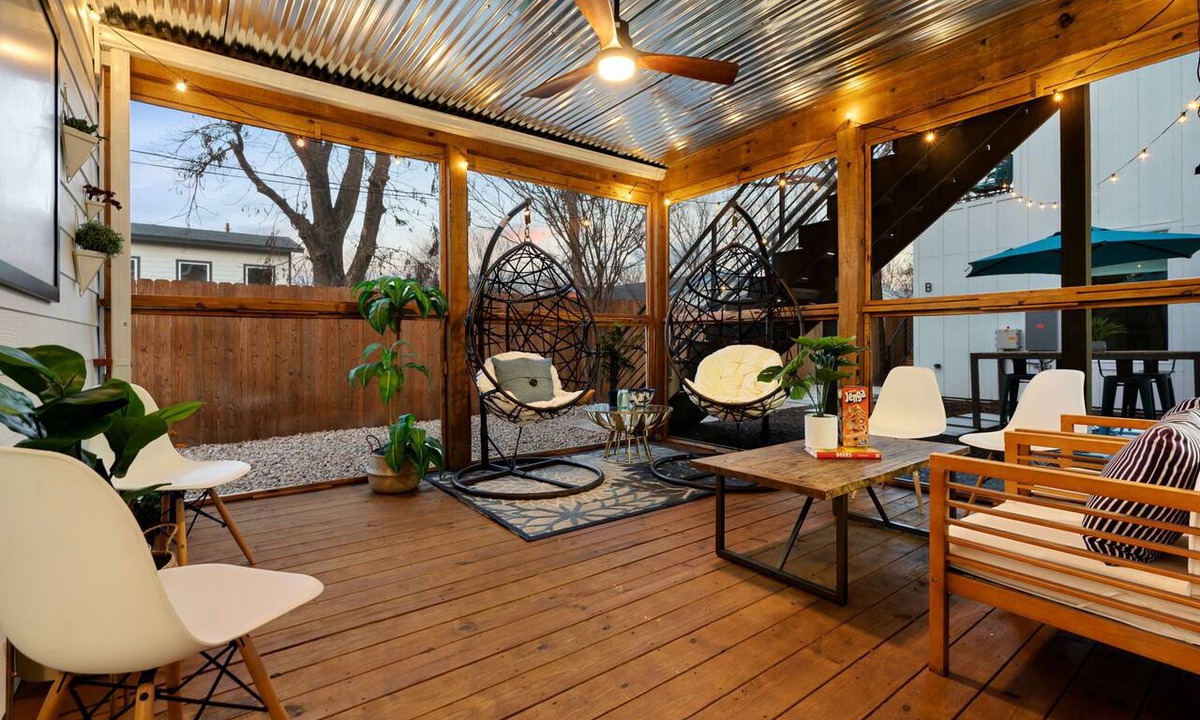 Govalle House | Easter Break Cozy Deck EV Charger Fire Pit