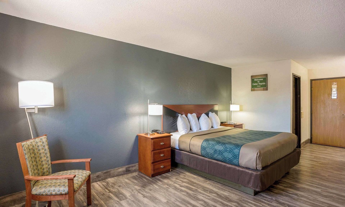 Southwest Area Hotel | Econo Lodge Cedar Rapids South