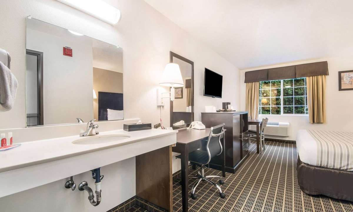 Corvallis Hotel | Econo Lodge Corvallis Near University