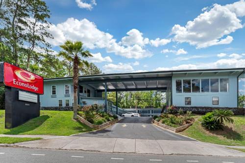 Tallahassee Cabin | Econo Lodge Tallahassee Downtown - University