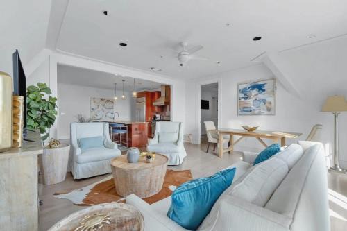 Rosemary Beach Apartment | Elegant Three Bedroom Condo Near Rosemary Beach
