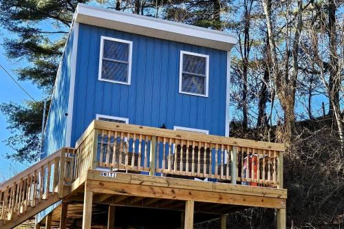 Draper House | Elevated Cottage Nestled in Nature and near the New River in Draper, Virginia, Perfect for a Weekend Escape