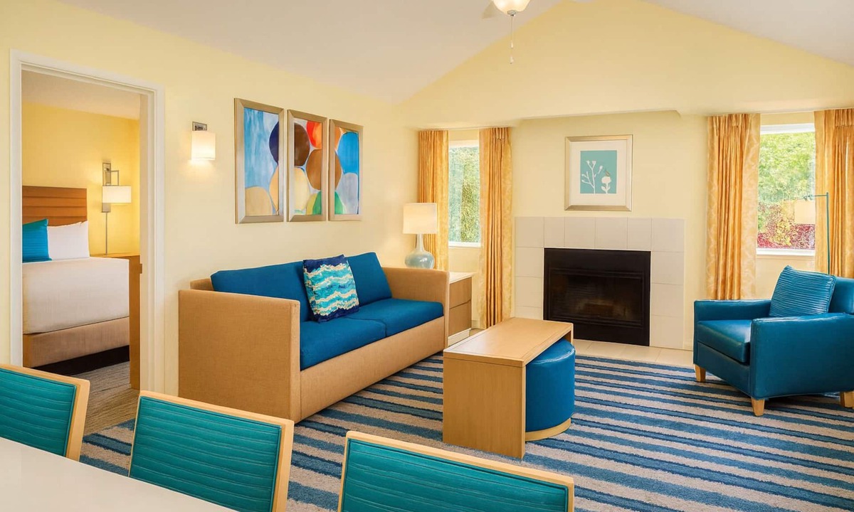 Flagstaff Hotel | Enjoy a Hassle-Free Stay! 3 Modern Units, Close to Bushmaster Park, Pet-Friendly