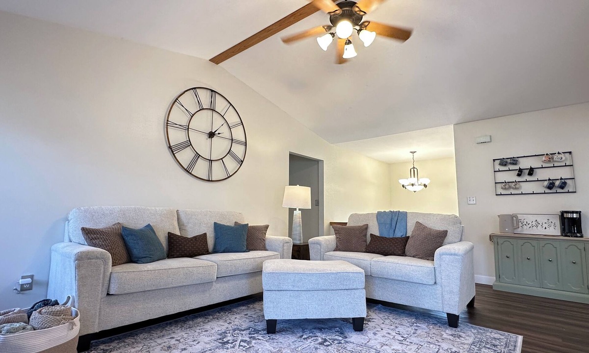 Clear Lake House | Entire Vacation Home Near Main St Clear Lake