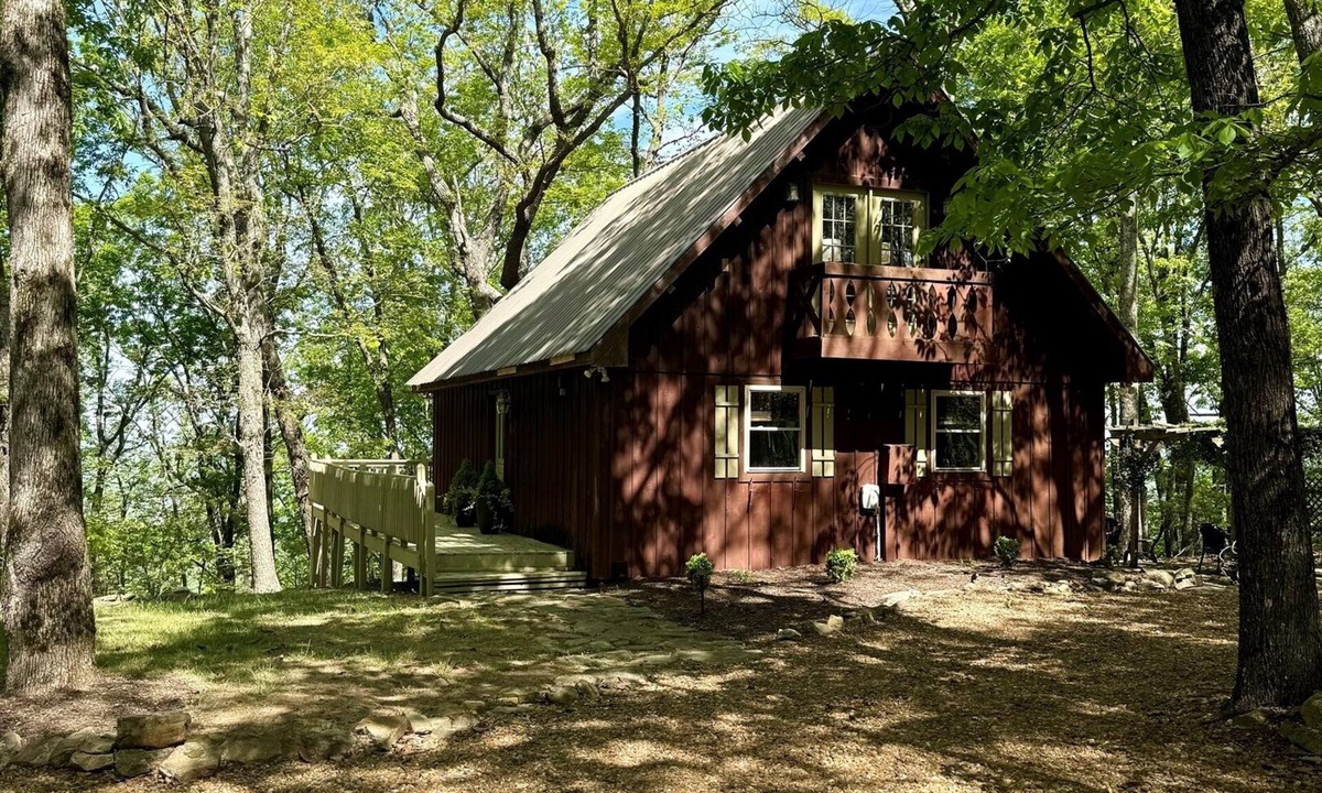 Mentone Cabin | Eremos – A Peaceful Browside Escape with Unforgettable Views