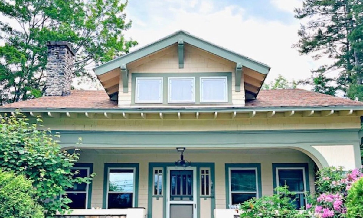 Bethlehem House | Escape to the White Mountains This Summer-Adventure Awaits Book now-Pets Ok