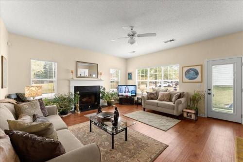 Belmont House | Ethnic Inspired Stonecrest Retreat Spacious Home Sleeps 8