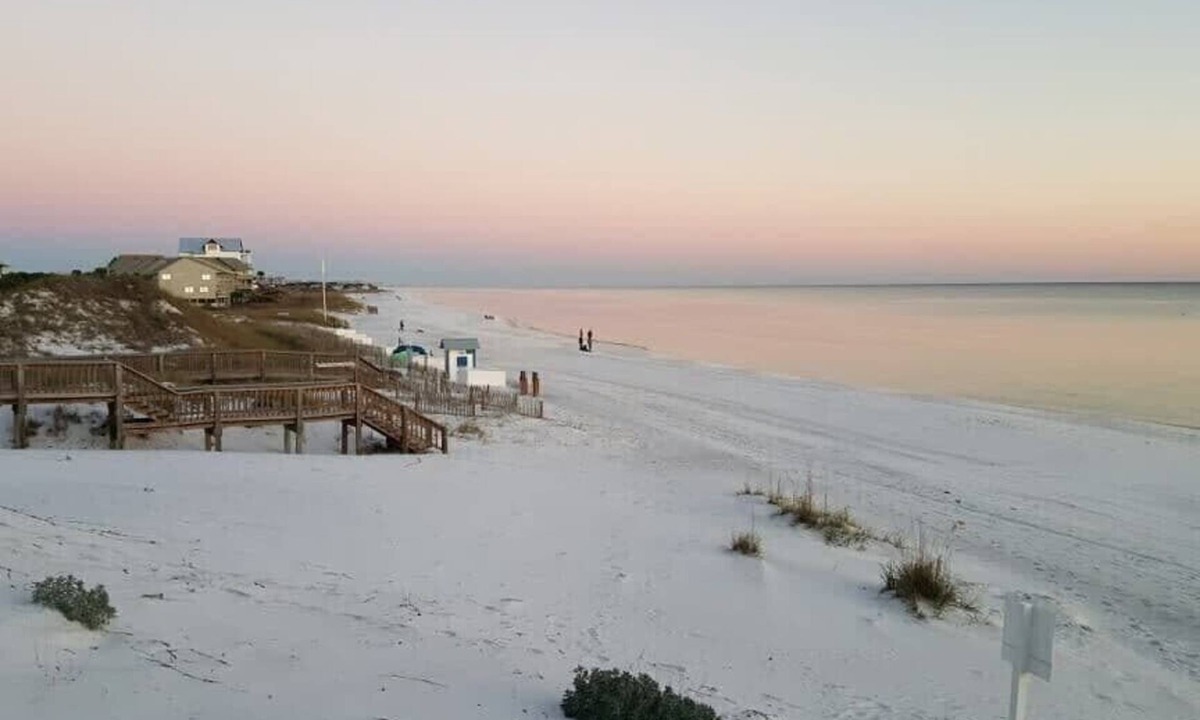 Chivas Bluff Condo | Excellent Gulf front located along a private beach dog friendly