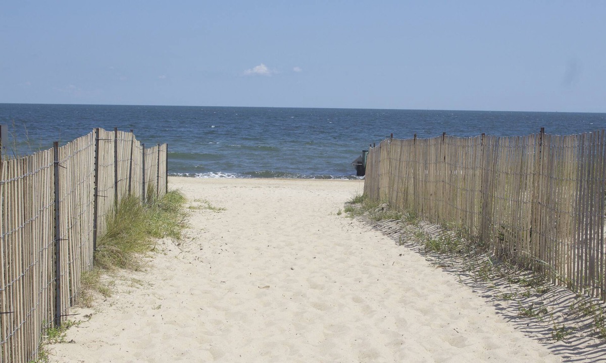 Cottage Line Hotel | Express Inn