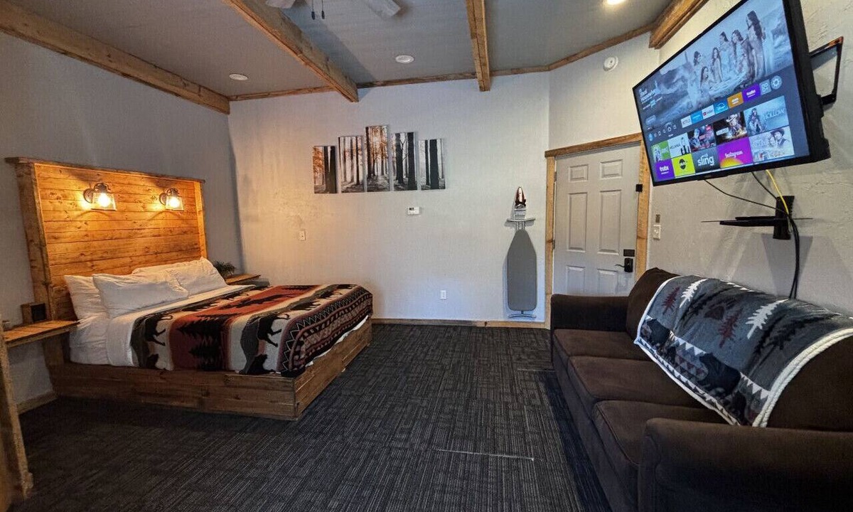 Ohiopyle Apartment | Fall Trailside Hotel 105: Sleeps 2, 1BR 1BA Grill Laurel Highlands