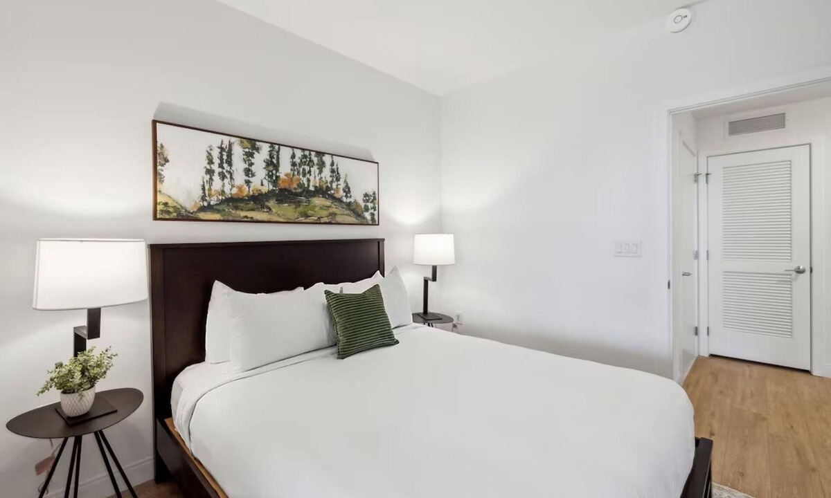 Buzzard Point Hotel | Family Stay w/Kitchen & Laundry | 4 Units | Near National Park & Museums