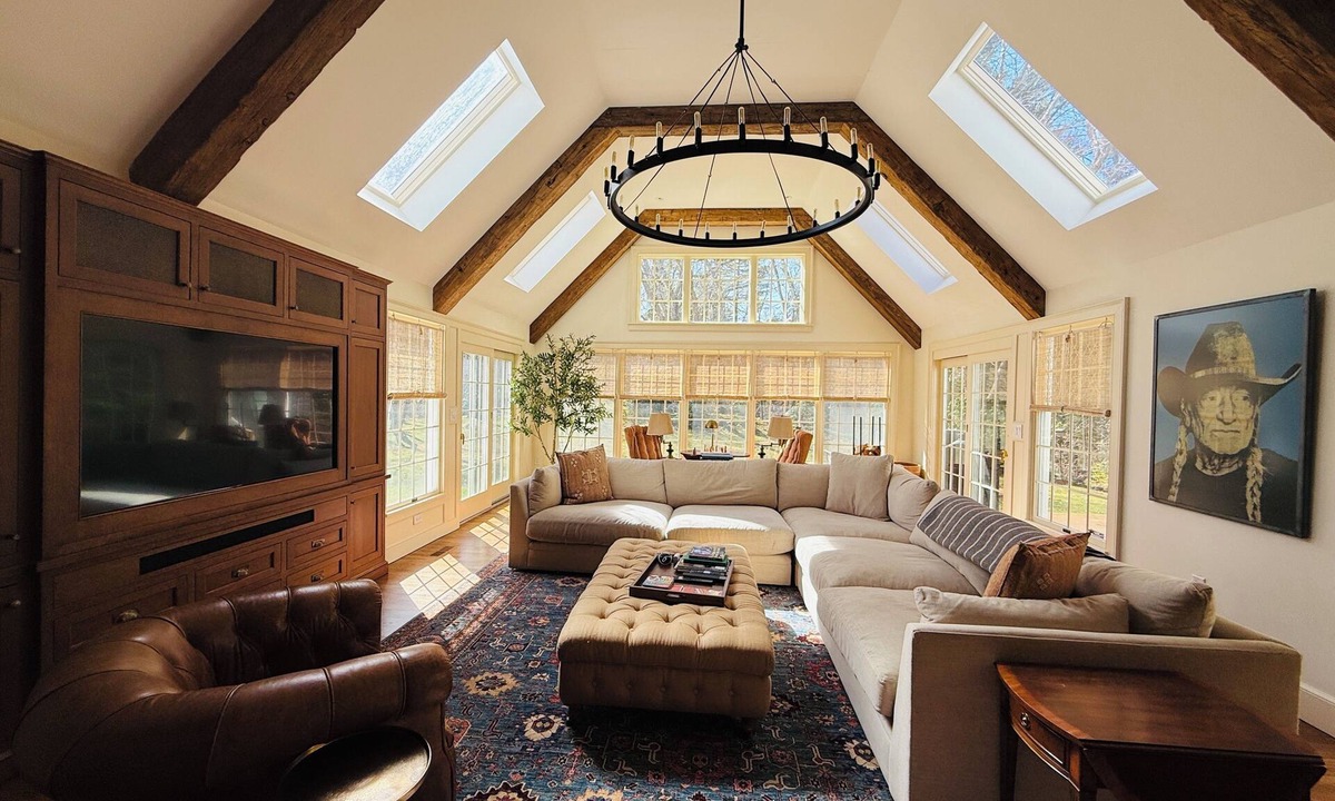Sherborn House | MAJOR INTERNATIONAL SPORTING EVENT! Luxury, private custom home w/indoor hoops, sauna, close to stadium
