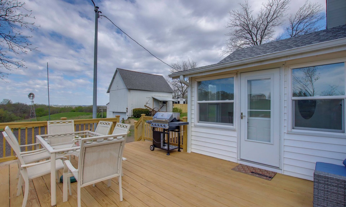 Colfax House | Fire Pit & Amazing Views! 15-Acre Colfax Farmhouse