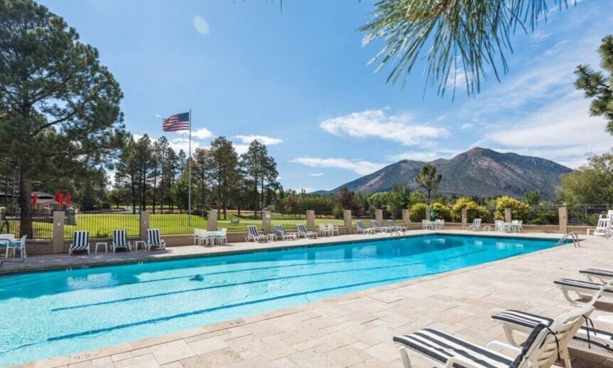 Flagstaff Condo | Flagstaff | Mountain Retreat | Pool & Golf | 2BR Condo