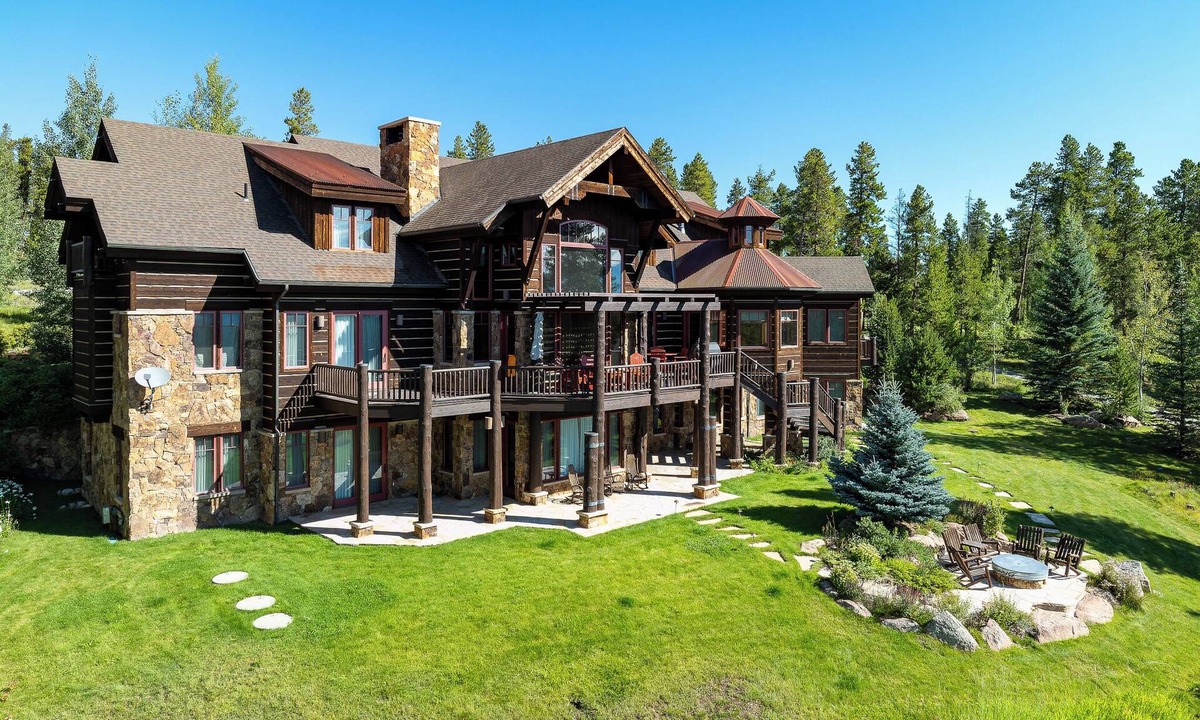 Granby House | Fore Seasons Lodge | Pole Creek Golf Course | Private Hot Tub | Sleeps 16!