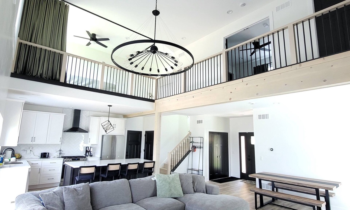 Markesan House | Freddie’s Escape: Modern Lakeview Retreat with Family-Friendly Fun