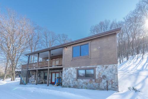 McHenry House | Ginseng Getaway