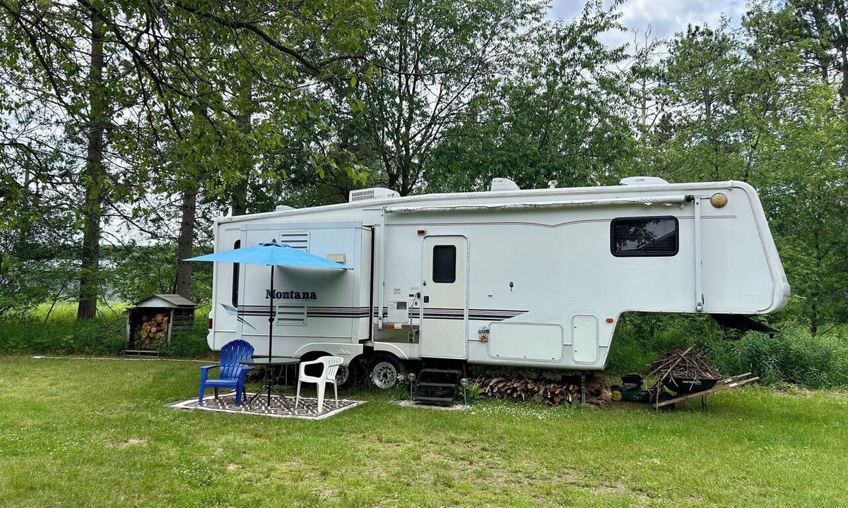 Tomahawk House | Gorgeous 1-bedroom recreational vehicle with AC in Nokomis, near Tomahawk