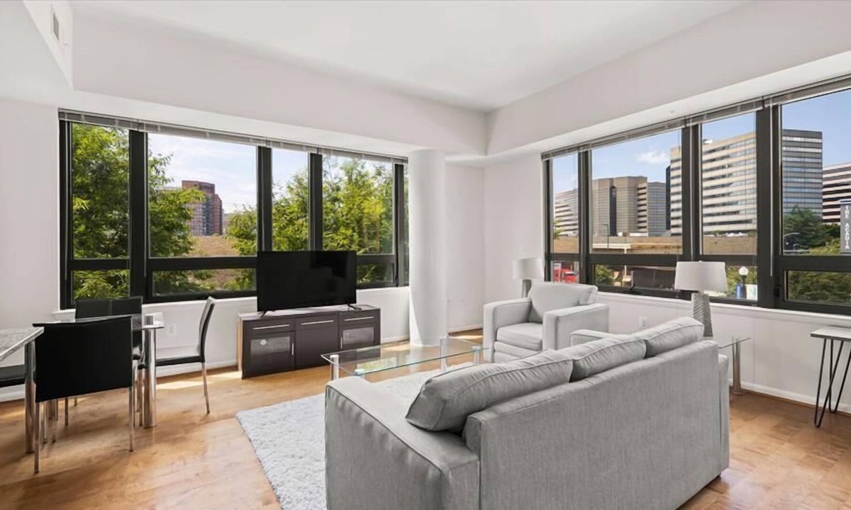 Aurora Highlands Apartment | Gorgeous 2BR | Perfect for Business | Pentagon City