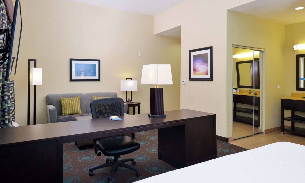 Beeville Hotel | Hampton Inn Beeville