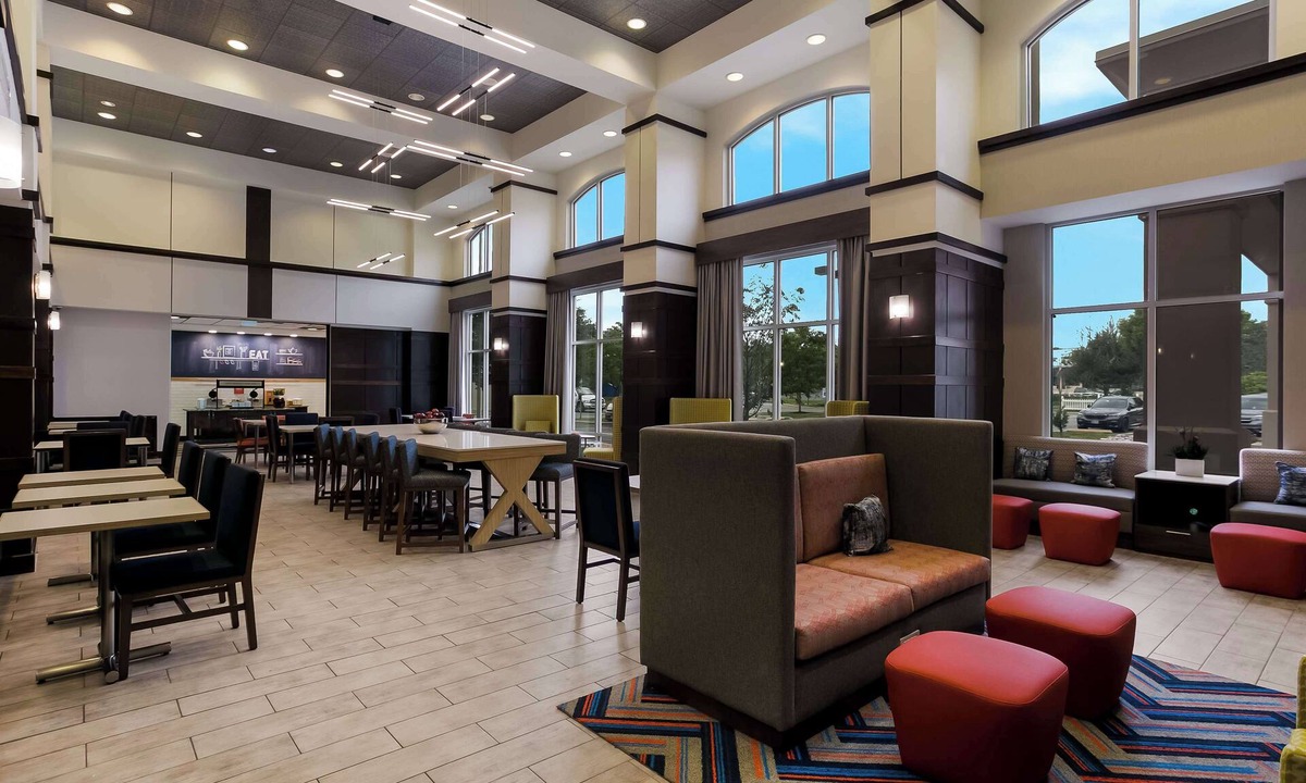 Newark Hotel | Hampton Inn & Suites Wilmington Christiana