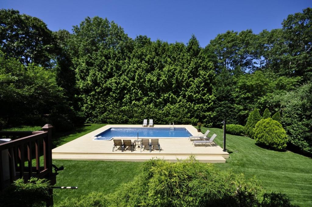 Hampton Bays House | Hamptons nice 4 Queen bdr,Billiard, CAC,BBq, call for preapproval
