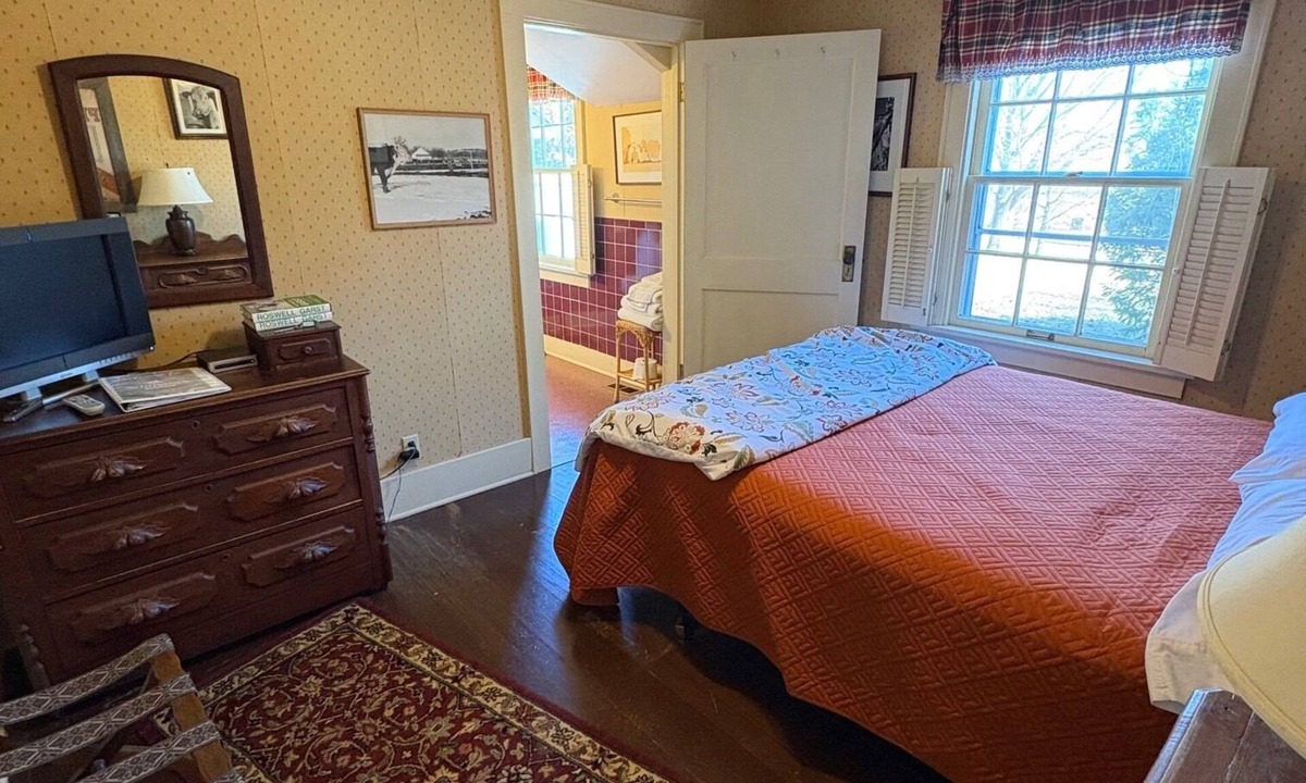 Coon Rapids House | Harvest Room in the Historic Garst Farmhouse at Whiterock Conservancy