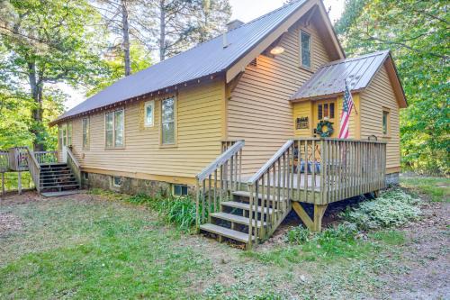 Wakefield House | Hillside Home on 4 Wooded Acres by Sunday Lake