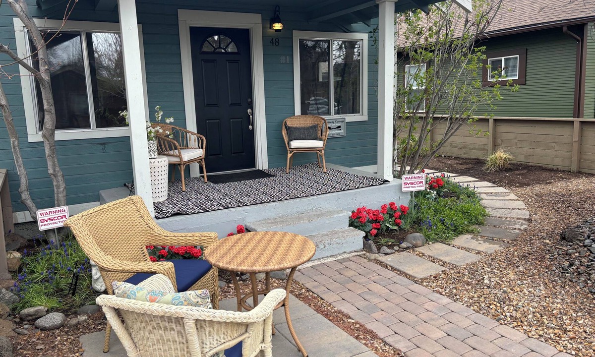Old Bend House | Historic 1917 cottage by the river, walkable to all of downtown Bend!