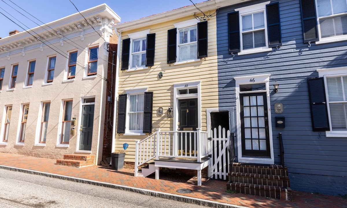 Historic District House | Historic Annapolis Retreat Steps to the Statehouse & City Dock w Parking & Private Patio