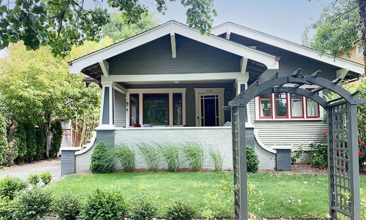 Corvallis House | Historic "Verna" in downtown Corvallis near OSU campus