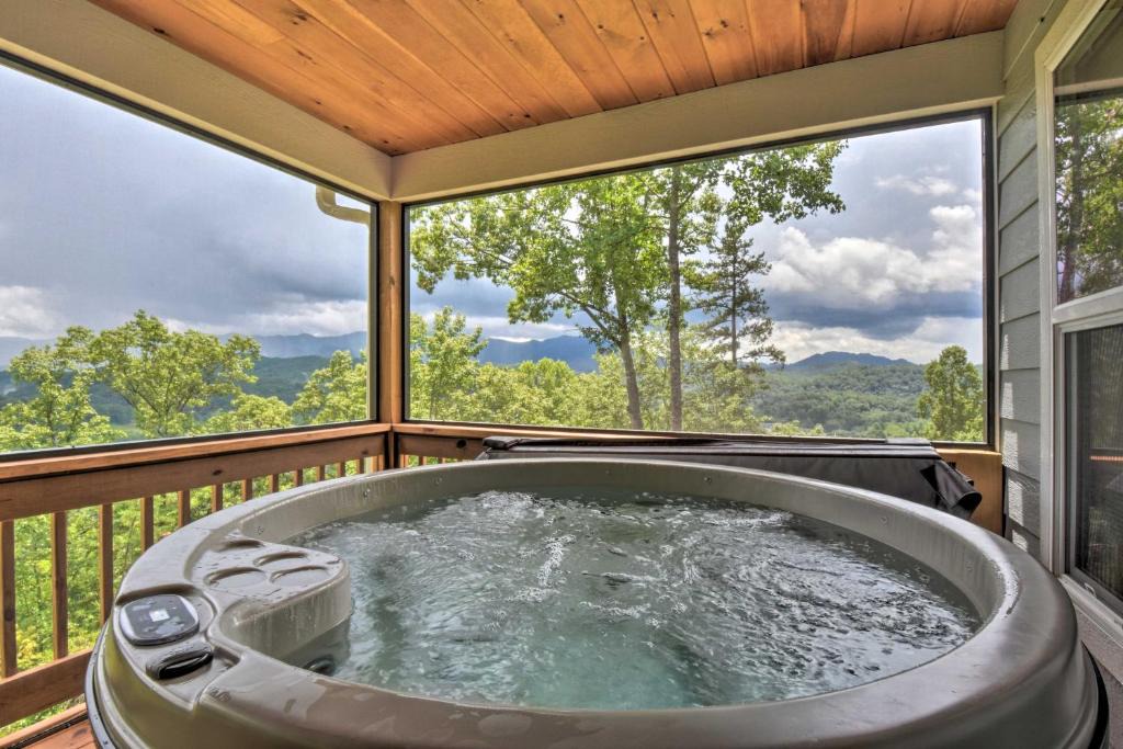 Marble House | Hot Tub Relaxation & Mtn View: ‘Sky Blue Overlook’