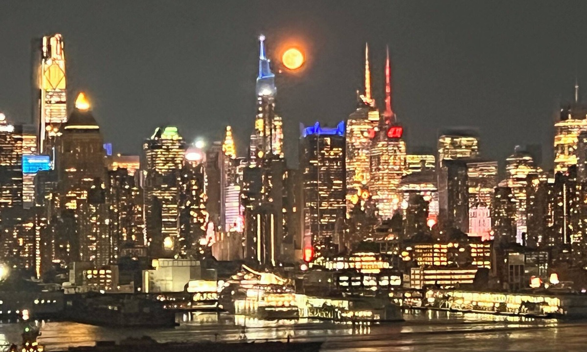 West New York Apartment | Incredible NYC and Water Views 3 bedrooms only 15 min from NYC New Floors