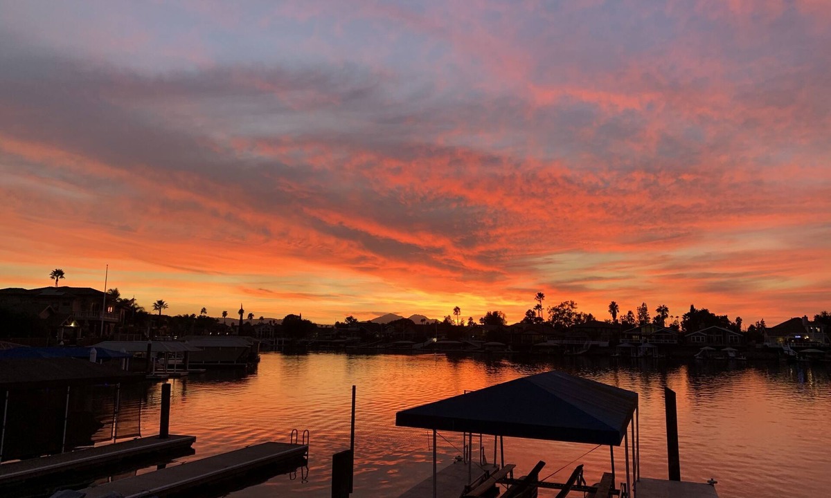 Discovery Bay House | Indian Bay, 5 min to fast water. perfect sunsets
