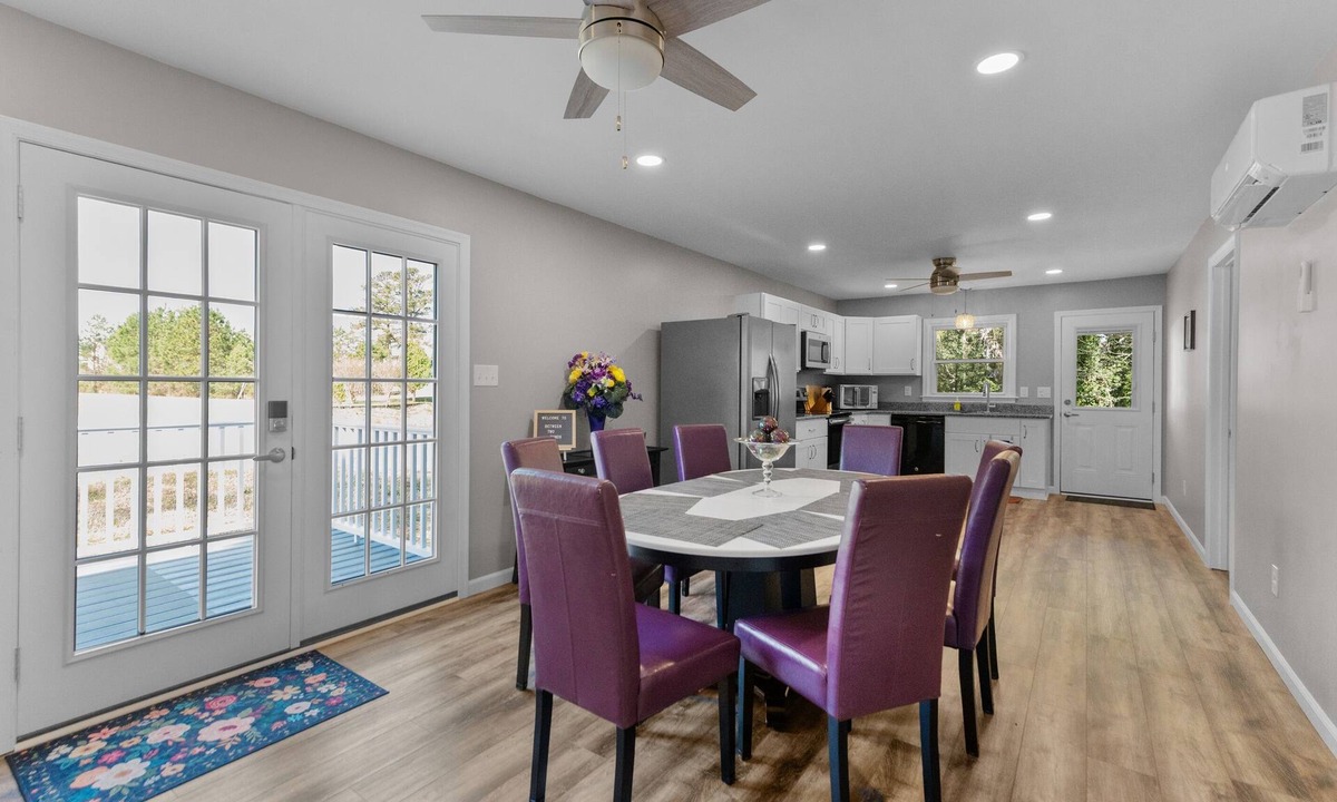 Prince George House | Inviting New 3BR Retreat | Between Two Ponds