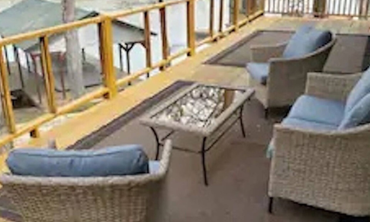 Jackson Cottage | Jackson Lake front property offering quiet peaceful serenity on beautiful lake.