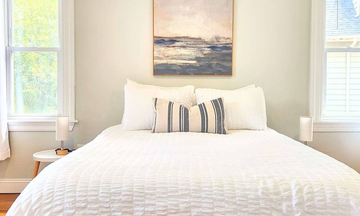 College Hill Apartment | Jennifer's Cozy Apt Brown U Athletic Field Views