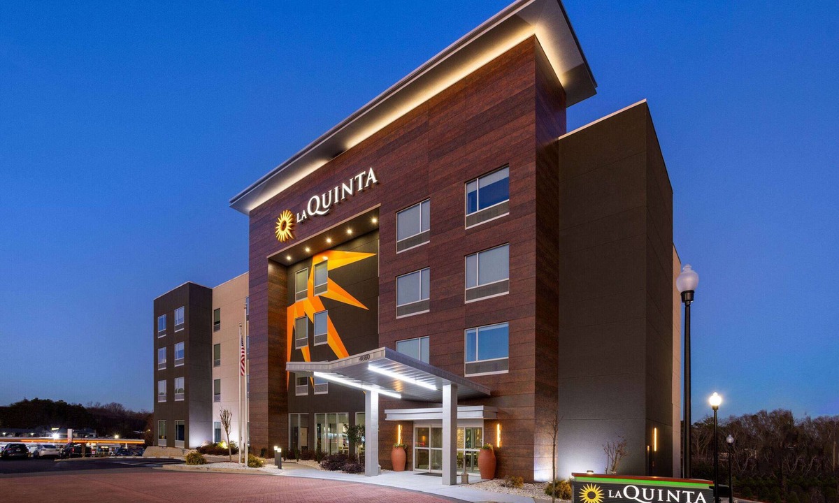Locust Grove Hotel | La Quinta Inn & Suites by Wyndham Locust Grove