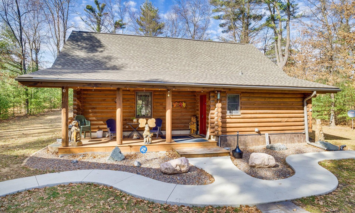 Hatfield Cabin | Lake and Trail Lodge: < 1 Mi to Lake Arbutus!