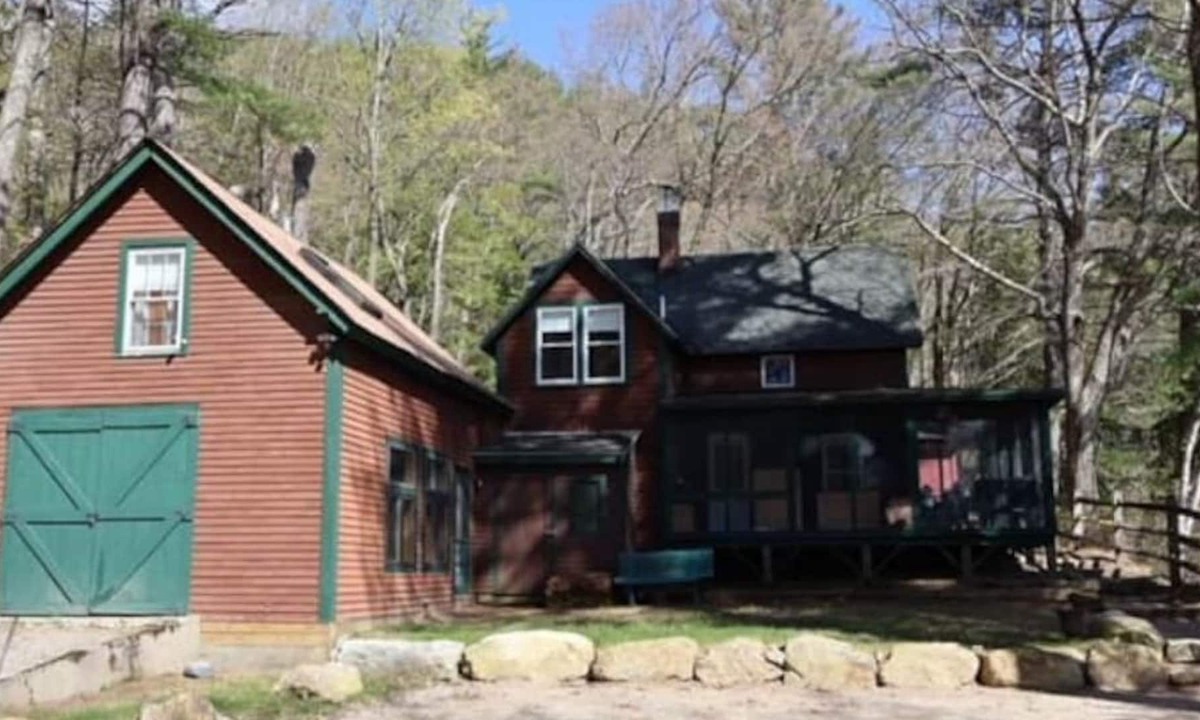 Bradford House | Lake Massasecum Waterfront Home