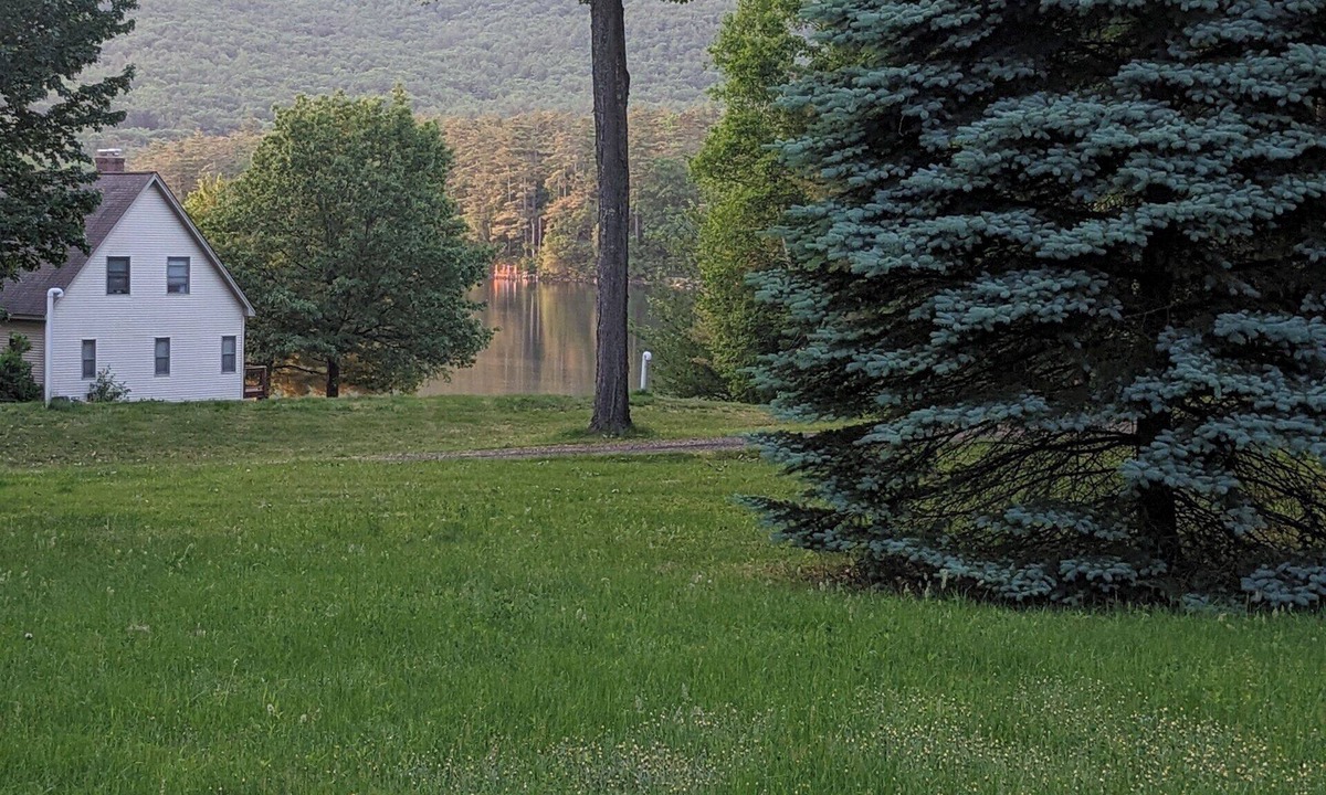 Moultonborough House | Lake/Mountain view family/pet friendly btwn Castle& Laconia 5 beach/boat launch