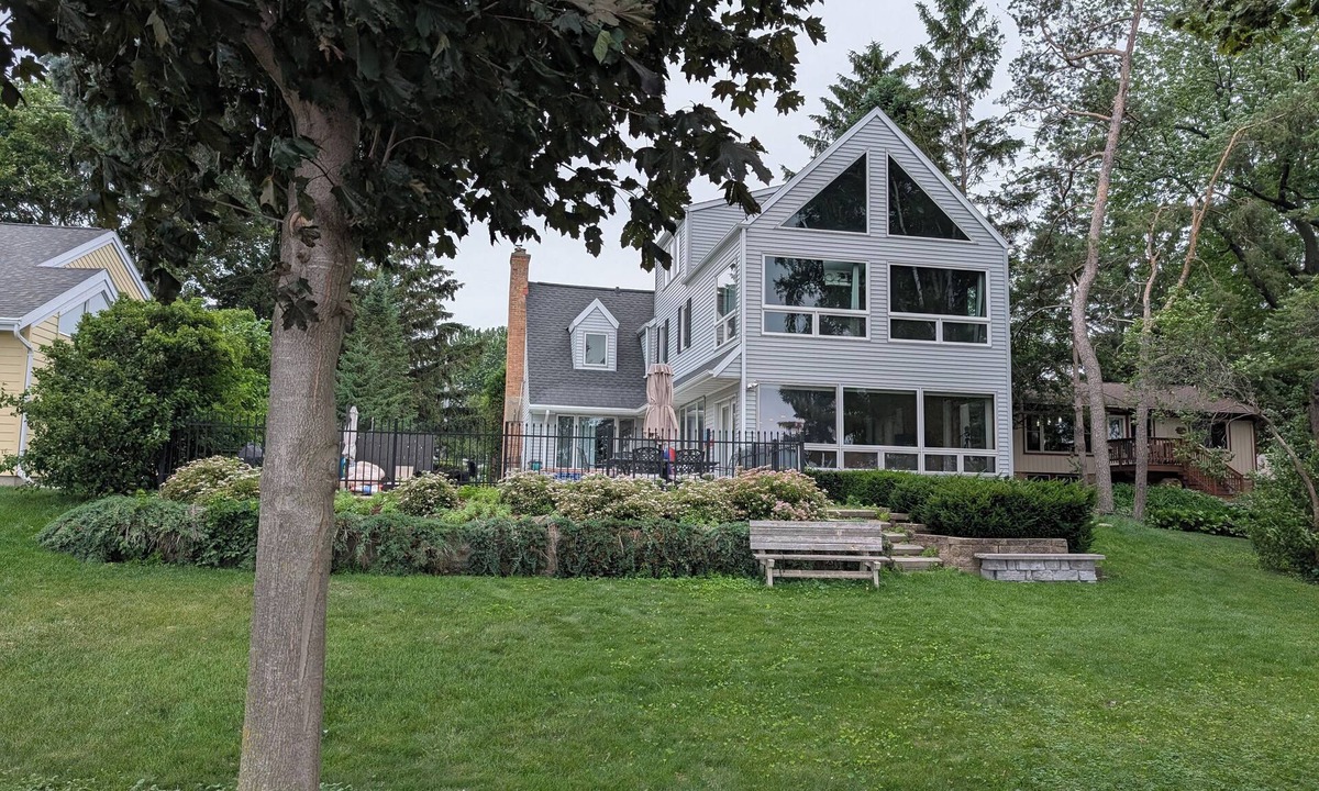 Black Wolf House | Lakefront Airventure Headquarters with Dock 1.4 mi to SeaPlane Base