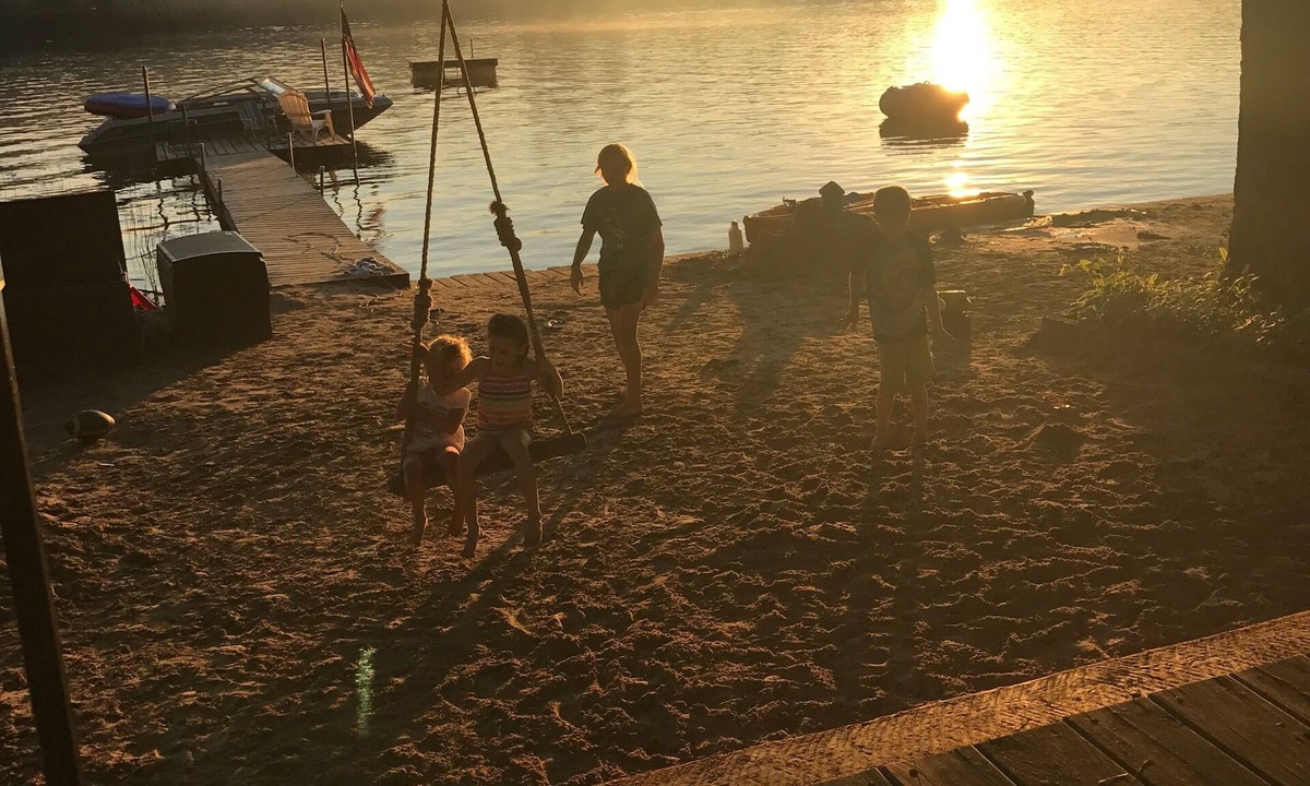 Twin Lake House | Lakefront Home for Rent on Beautiful Clear Lake