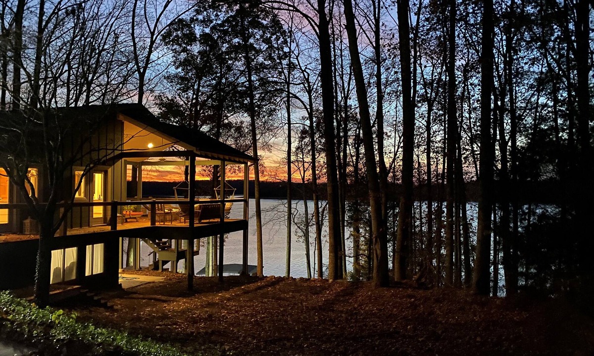 Winchester House | Lakefront Lodge on Tims Ford Lake