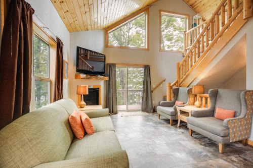 Townsend House | Lakefront Wisconsin Cabin: Dock, Walk to Beach!