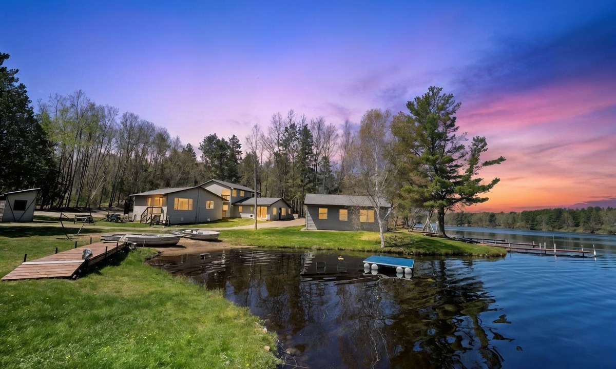 Phillips Resort | Lakeside Lodging, Multi-Cabin Lake Frontage!