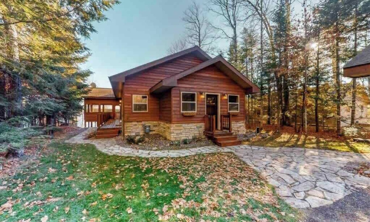 Arbor Vitae House | Lakeside Lookout Little Arbor Vitae Lake