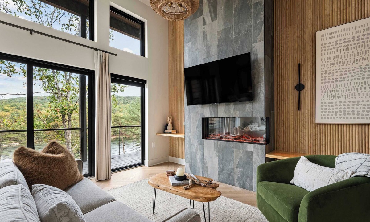 Lake Laura Ski Chalet | Lakeside Retreat w/Hot Tub & Mtn Views at Exhale