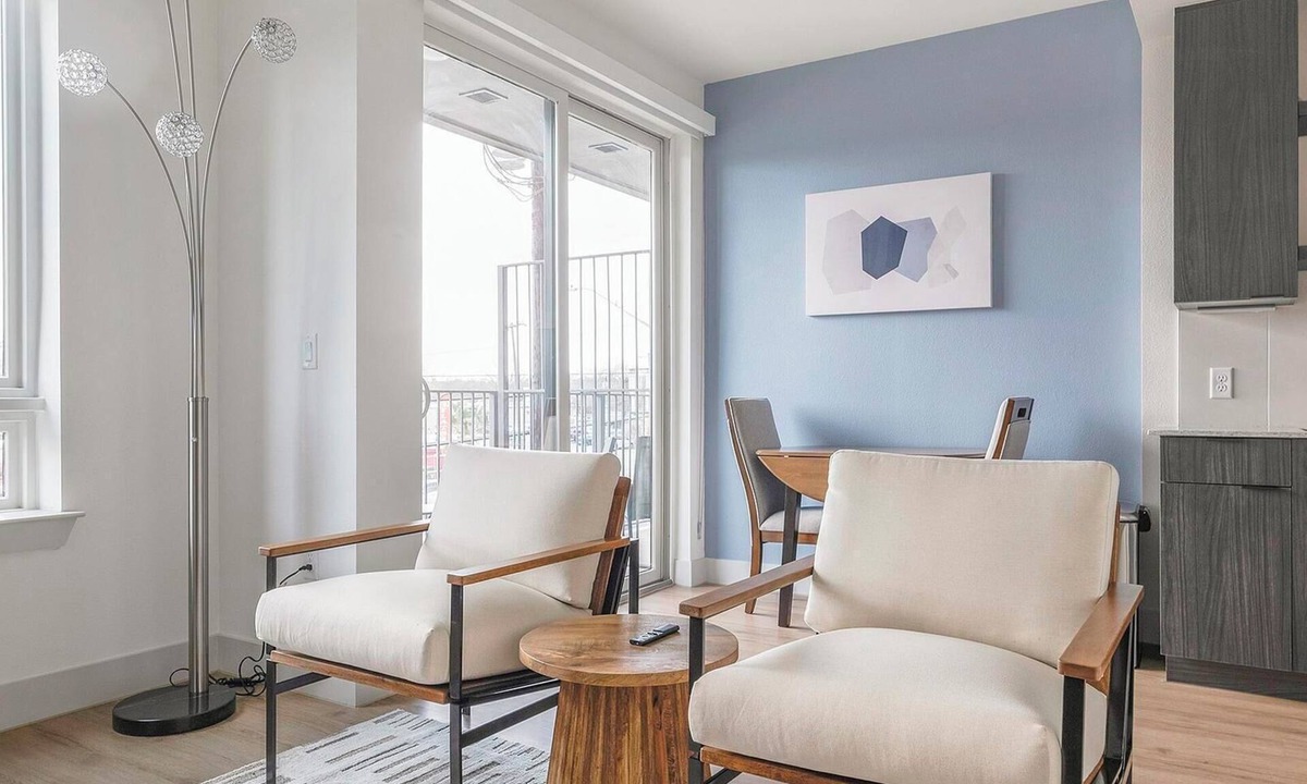 MLK Apartment | Landing | Beautiful 1BD, Rooftop Lounge, Game Room