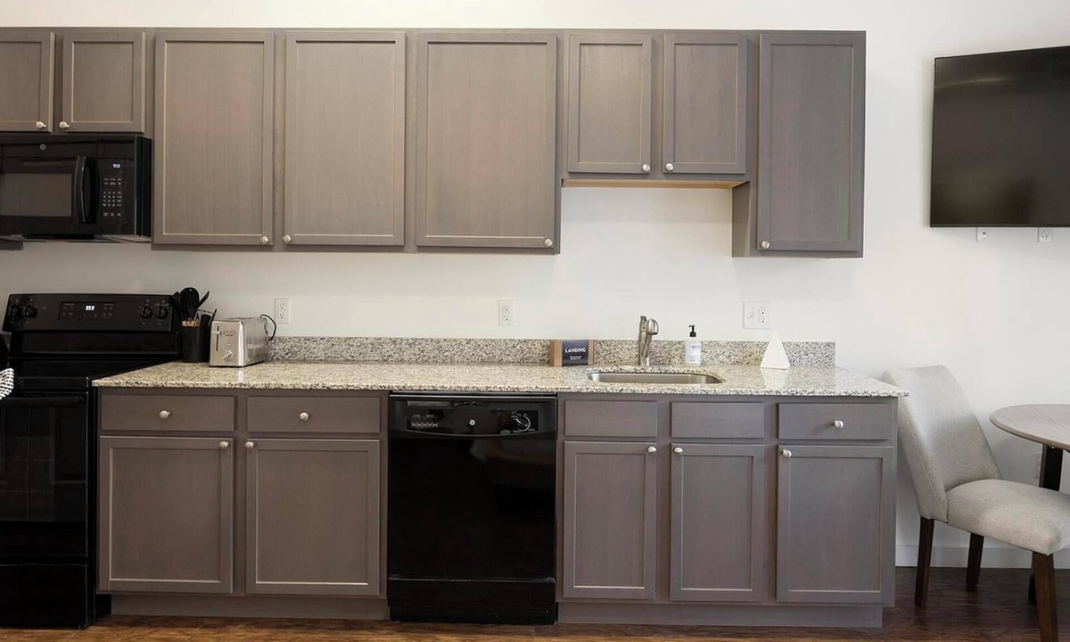 Church Hill Apartment | Landing | Incredible Studio, Clubhouse, Courtyard